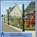 2015 New Design Hot venda ajustável colorido PVC revestido Triangular Mordern Metal Fence